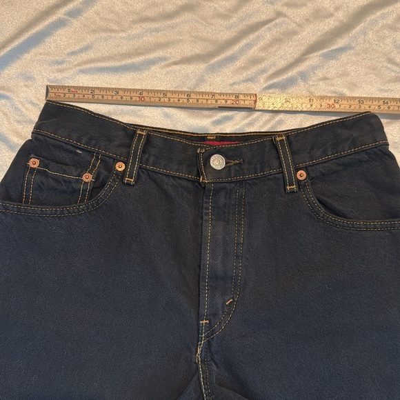 Levi's Black Raw Edge Jean Shorts Relaxed Fit Size 8 NWT - Picture 5 of 9